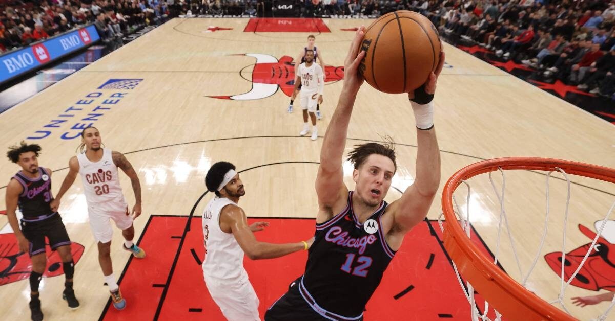 Bulls scorch Cavs as Giddey’s triple-double fuels 127-111 win