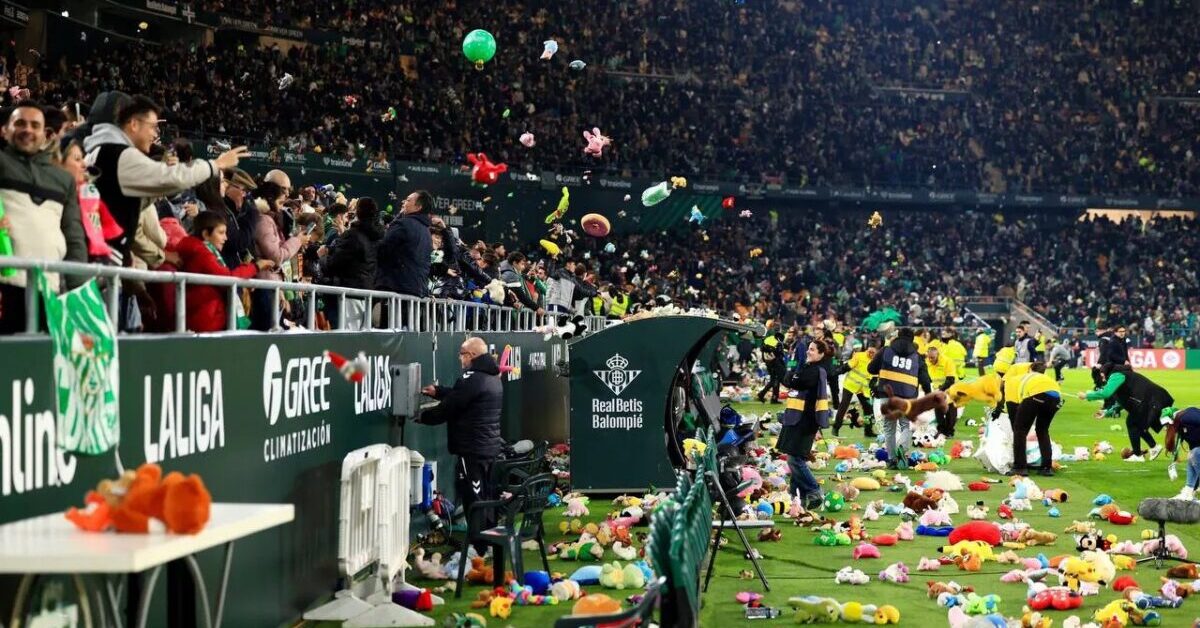 Betis fans rain teddy bears in annual gift toss