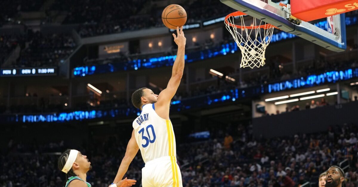 Curry, Butler lift Warriors past Mavericks on Christmas