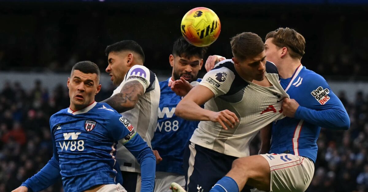 Tottenham 1-1 Sunderland: Brobbey’s late blow piles pressure on Frank